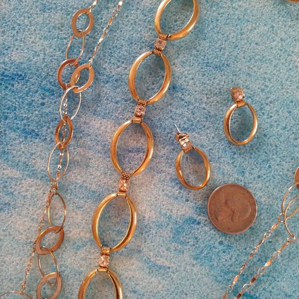 Necklace, earrings & bracelet set